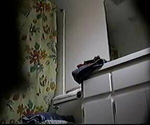 Aislin vuốt ve âm sex moi hihi đạo của cô.