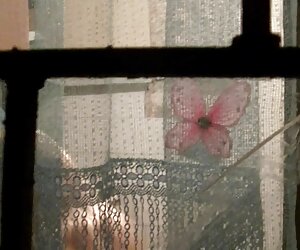 Laura sex bo chong nang dau moi và Katrina