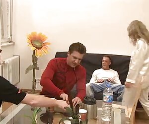 Khiêu dâm phim lon gai moi lon sao