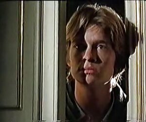 Zoe khỏa thân sex bo chong moi trong một hang đá.