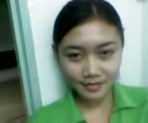 Ashley Lowe Trang Phục Màu Hồng quay len vo chong moi cuoi